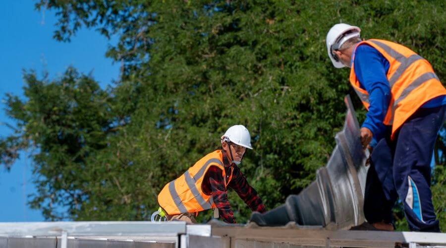 Professional gutter cleaning in San Simon, AZ